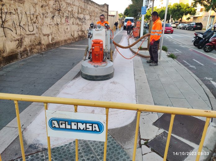 Se integra el antiguo carril bici de Jacint Verdaguer en el paseo con una actuación de urbanismo táctico