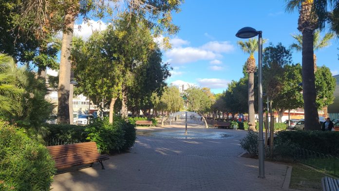 renueva y sustituye el alumbrado del parque Rosa Bueno y de las calles del entorno