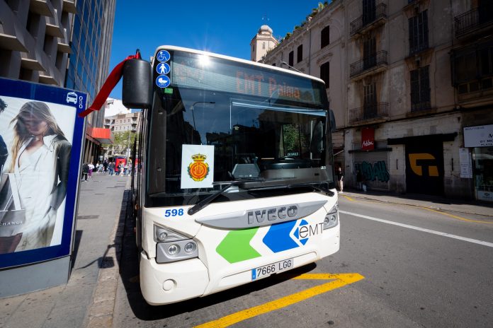 La EMT Palma ha anunciado la suspensión temporal de la parada 559 en la calle Eusebi Estada, debido a obras de mejora de accesibilidad. A partir del 19 de septiembre, varias líneas de autobús modificarán sus recorridos hasta la finalización de las obras, prevista para el 2 de octubre.