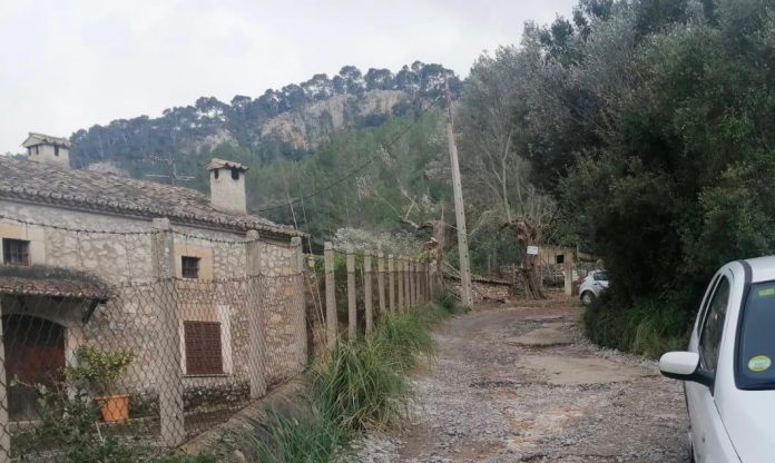 Reparación del camino de Almadrà, en Alaró