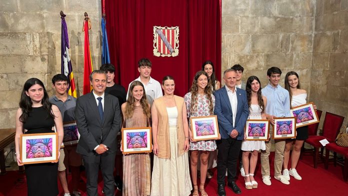 Los mejores alumnos de Baleares reciben la felicitación del rector y la presidenta del Govern