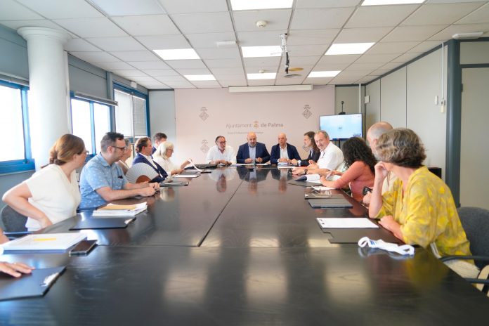 El alcalde de Palma preside la primera reunión del jurado del concurso de ideas para la reforma de la Plaça Major