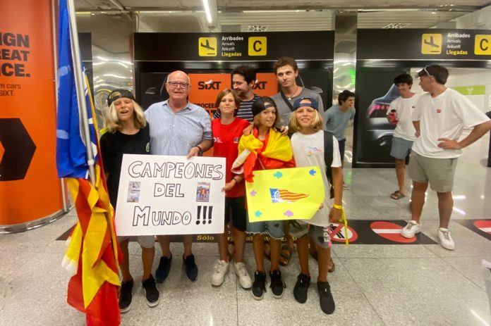 Emocionante recibimiento del CMSAP a sus campeones de Windsurf Joshua Castro y Biel Martorell