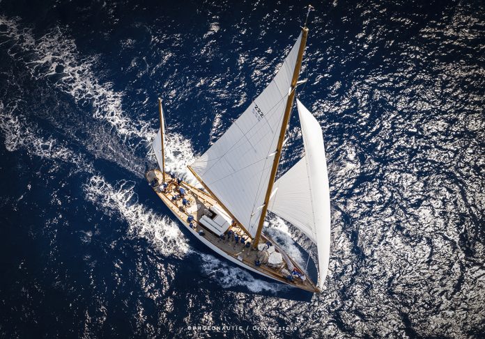 El velero Baruna of 1938 resurge tras siete años de restauración y se alza con el Trofeo Leyendas del Mar en la Illes Balears Clàssics