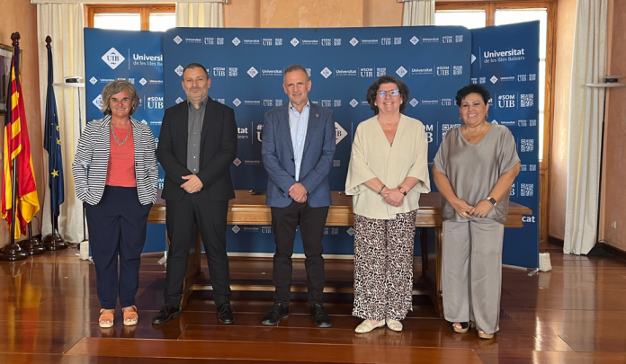 La UIB y la Consejería de Familias y Asuntos Sociales firman un convenio para promover la cooperación universitaria al desarrollo