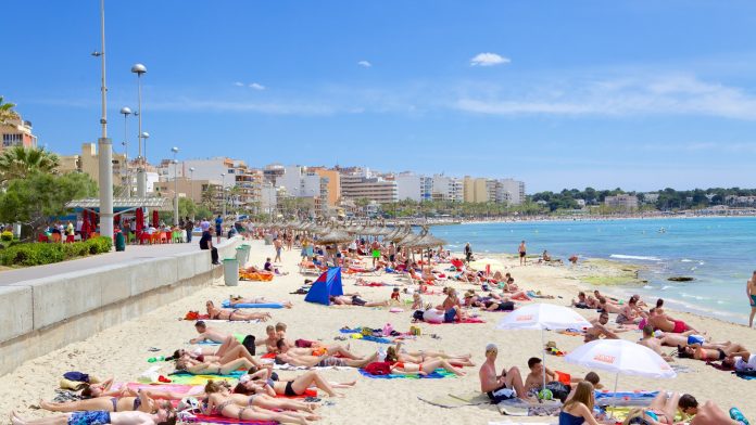 Urbanisme inspecciona 68 edificios de la primera línea de Platja de Palma para comprobar su seguridad