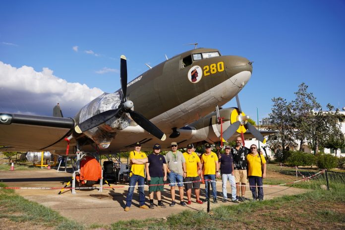 Fotos Antiguas de Mallorca visita el DC-3 restaurado de Son Bonet por la Asociación de Amigos de la Aviación Histórica