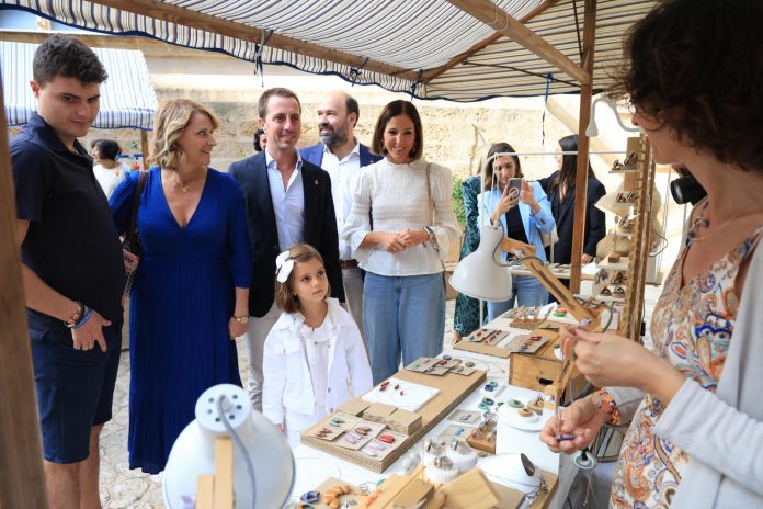 La Misericordia acoge la feria artesana MallorcArt para celebrar la Diada de Mallorca