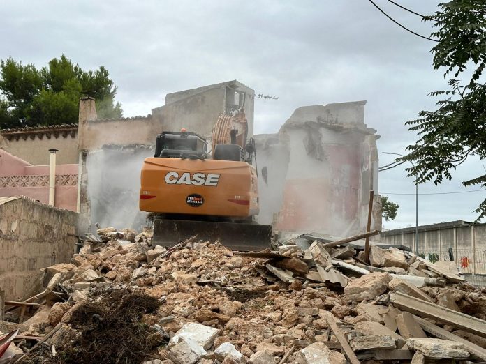 Demolición de las viviendas municipales en calle Aragón para la ampliación del vial