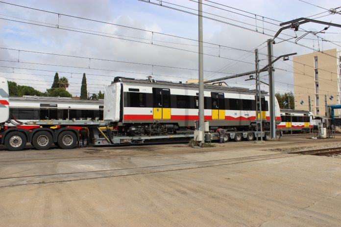 SFM recibe el último de los cinco trenes nuevos para reforzar el transporte público