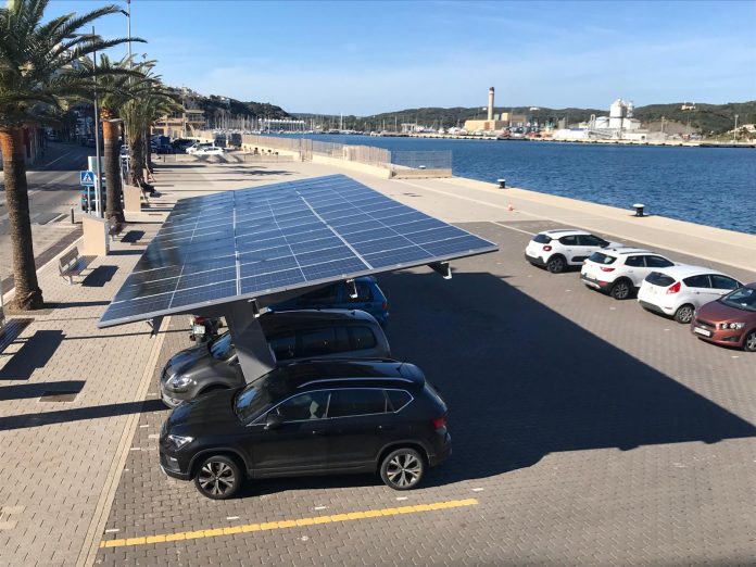 La APB fomenta la movilidad eléctrica con nuevas marquesinas solares y puntos de carga en sus puertos