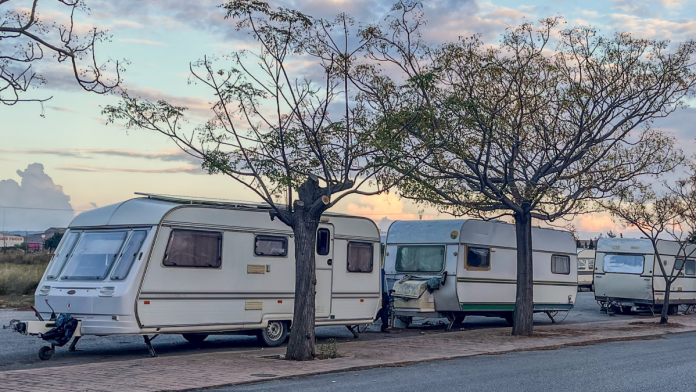 Una encuesta de la UIB radiografía el fenómeno de los asentamientos de autocaravanas como vivienda en Palma