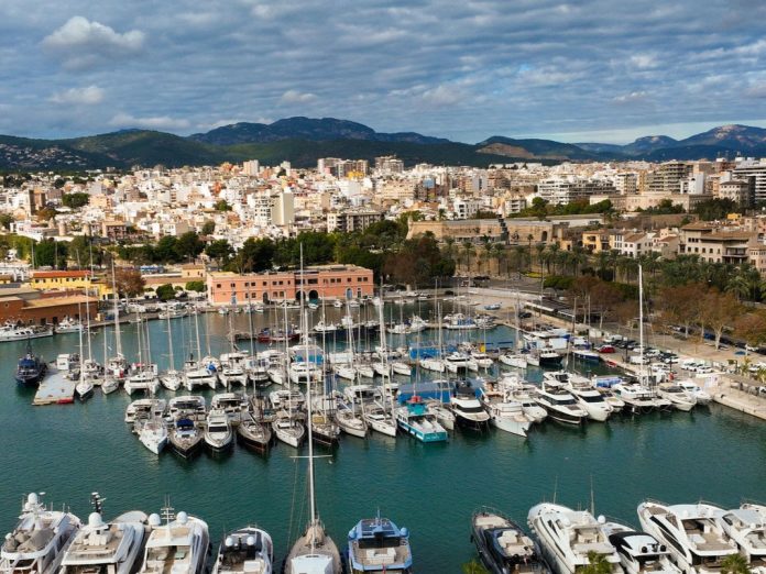 La Lonja Marina Charter renueva la gestión de amarres del muelle Lonja del puerto de Palma