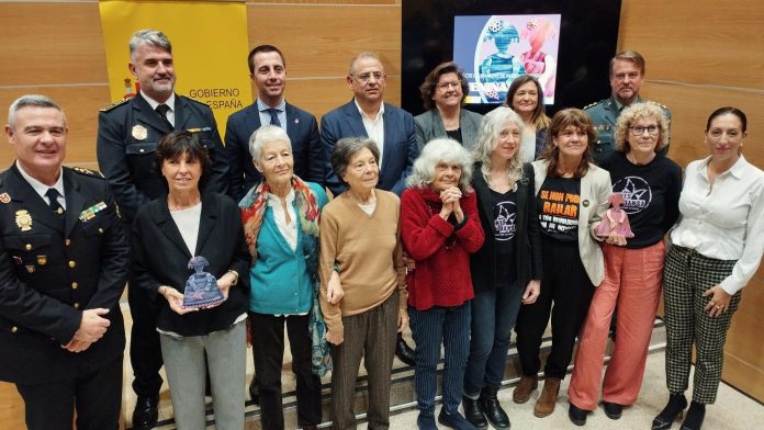 Dones en Dansa y Colectivo Pelvis reciben el reconocimiento Meninas 2024 por su lucha contra la violencia de género