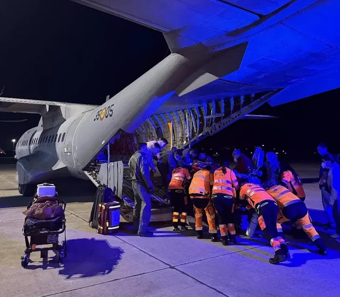 Salud traslada a una niña de trece meses al Hospital Vall d’Hebron con oxigenación extracorpórea 2