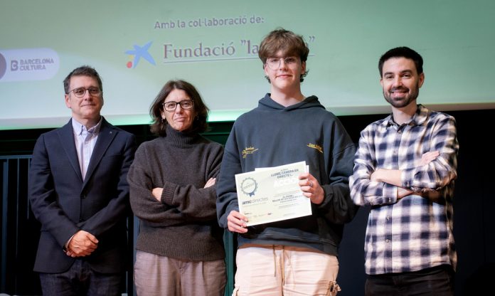 Sebastià Gomila Soler del IES Bendinat de Calvià, galardonado como Mejor Proyecto de Baleares y 2º Premio en Actualidad en la 3ª edición de AMIC-Directes