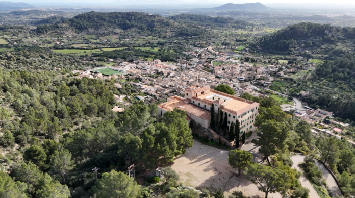 El Oratori de Santa Llúcia, historia y espiritualidad en la cima de Mancor de la Vall