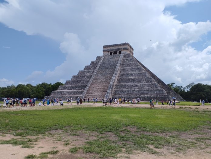 Los Mayas protagonizan una conferencia en la Biblioteca Can Salas de Palma