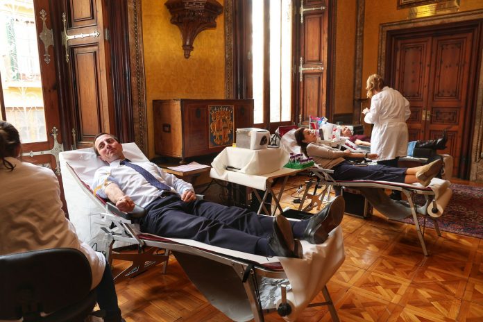 Éxito en la primera jornada de donación de sangre organizada en el Consell de Mallorca