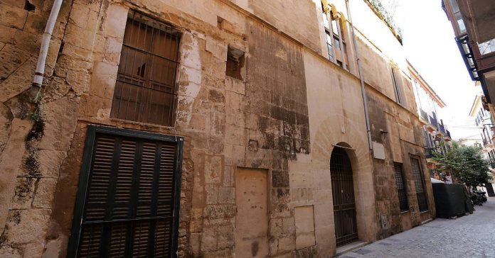 Inicio de las obras previas a la restauración del casal de Can Weyler