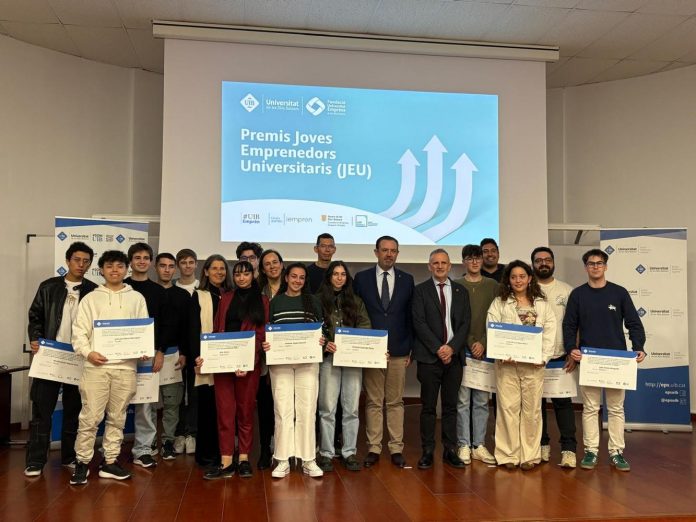 Un proyecto para almacenar energía sin emisiones gana los Premios Jóvenes Emprendedores Universitarios de la UIB