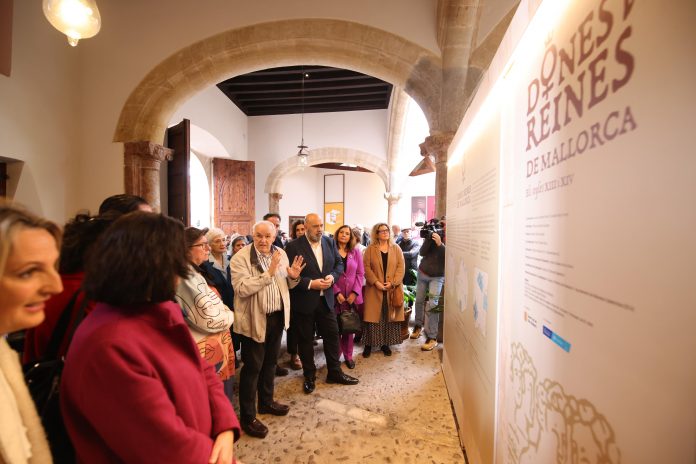 Inaugurada la exposición “Mujeres y Reinas de Mallorca” con motivo del 8M